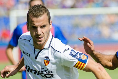 Soldado doesn't have assurance of first team against Liverpool (by Carlos RM)