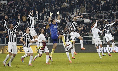 Juventus-players-celebrat-008.jpg