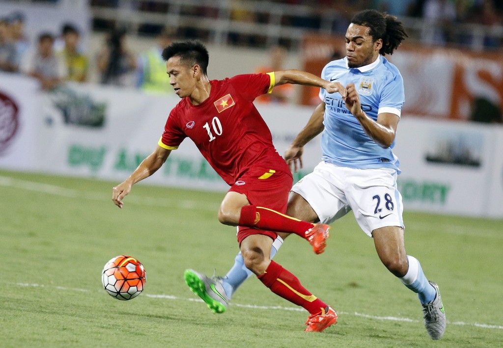 Jason Denayer's days as a Manchester City player look numbered as the defender has started feeling frozen out at Etihad. (Picture Courtesy - AFP/Getty Images)