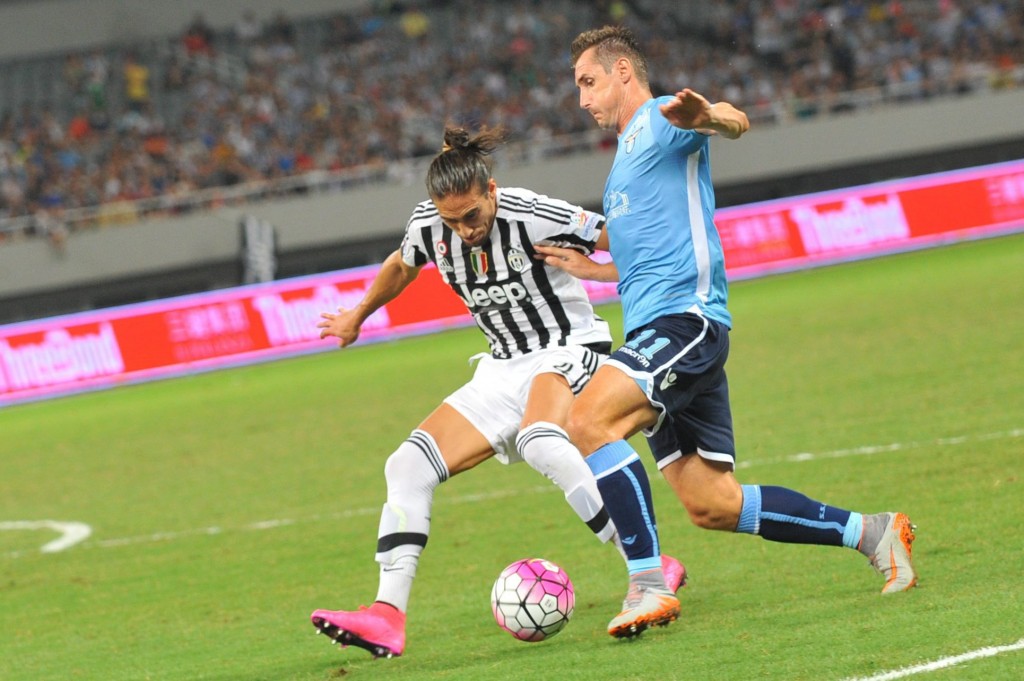 Martin Caceres could prove to be a great addition for West Brom and could serve as a great partner to Jonny Evans at the centre of the defence for Tony Pulis. (Picture Courtesy - AFP/Getty Images)
