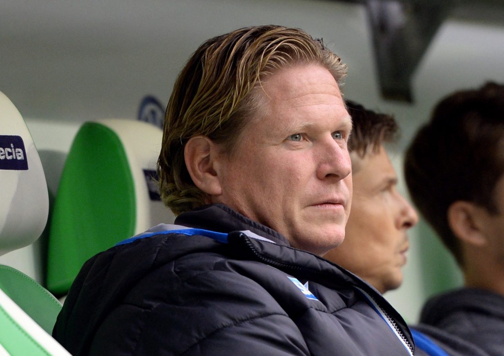 epa04981049 Hoffenheim's head coach Markus Gisdol prior to the German Bundesliga soccer match between VfL Wolfsburg and TSG 1899 Hoffenheim in Wolfsburg, Germany, 17 October 2015. EPA/SUSANN PRAUTSCH (EMBARGO CONDITIONS - ATTENTION: Due to the accreditation guidelines, the DFL only permits the publication and utilisation of up to 15 pictures per match on the internet and in online media during the match.)