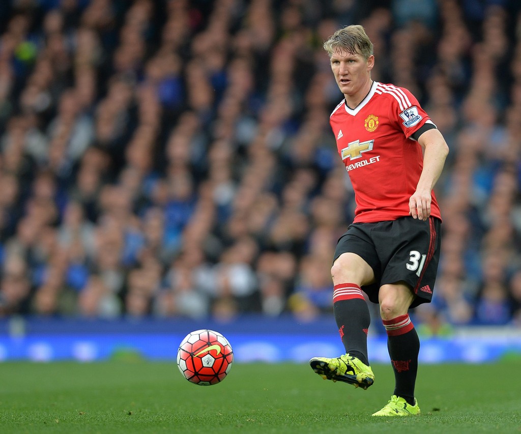Manchester United's Bastian Schweinsteiger in action during the English Premier League soccer match between Everton and Manchester United at Goodison Park, Liverpool, Britain, 17 October 2015. (Photo by PETER POWELL/EPA)