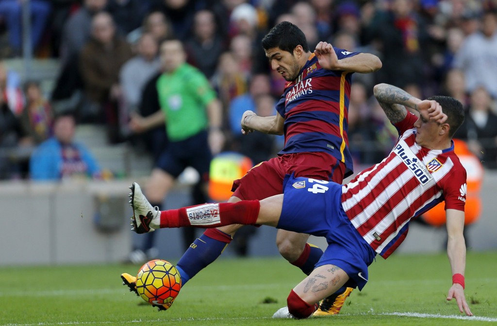 Gimenez could help tackle Arsenal's defensive crisis (Photo Credits: EPA/Alejandro Garcia)