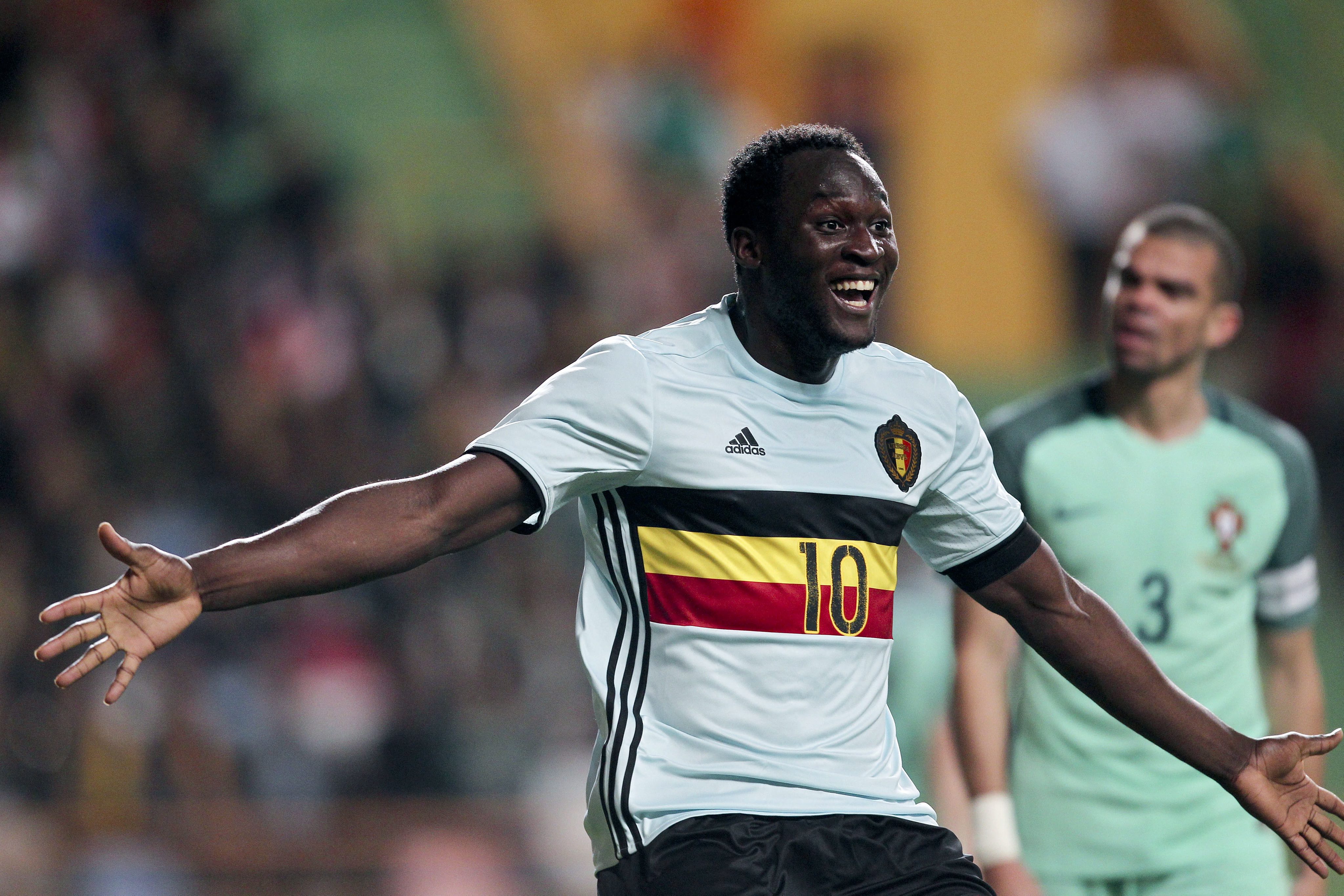 Belgium's Romelu Lukaku celebrates after scoring a goal against Portugal during the friendly soccer match between Portugal and Belgium at Magalhaes Pessoa Stadium in Leiria, Portugal, 29 March 2016.