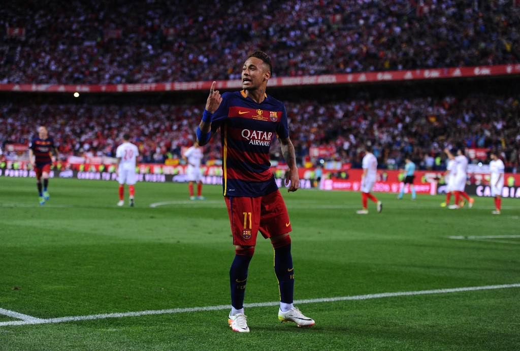 MADRID, SPAIN - MAY 22: Neymar of FC Barcelona celebrates aftr scoring Barcelona's 2nd goal during the Copa del Rey Final between Barcelona and Sevilla at Vicente Calderon Stadium on May 22, 2016 in Madrid, Spain. (Photo by Denis Doyle/Getty Images)