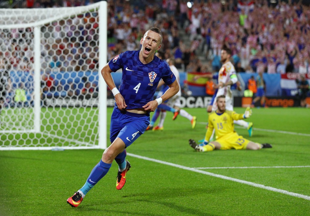 BORDEAUX, FRANCE - JUNE 21: Ivan Perisic of Croatia celebrates scoring his team's second goal during the UEFA EURO 2016 Group D match between Croatia and Spain at Stade Matmut Atlantique on June 21, 2016 in Bordeaux, France. (Photo by Ian Walton/Getty Images)