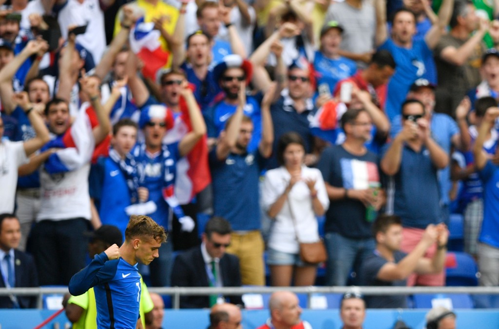 France's forward Antoine Griezmann reacts during the Euro 2016 round of 16 football match between France and Republic of Ireland at the Parc Olympique Lyonnais stadium in Décines-Charpieu, near Lyon, on June 26, 2016. / AFP / MARTIN BUREAU (Photo credit should read MARTIN BUREAU/AFP/Getty Images)