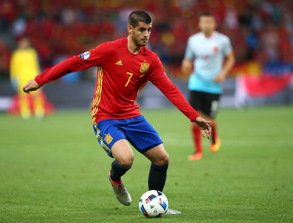 NICE, FRANCE - JUNE 17: Alvaro Morata of Spain in action during the UEFA EURO 2016 Group D match between Spain and Turkey at Allianz Riviera Stadium on June 17, 2016 in Nice, France. (Photo by Alex Livesey/Getty Images)