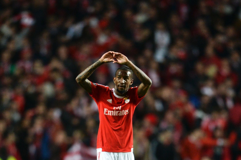 Benfica's Brazilian forward Anderson Talisca celebrates after scoring during the Champions League quarter-final second leg football match SL Benfica vs Bayern Munchen at the Luz stadium in Lisbon on April 13, 2016. / AFP / PATRICIA DE MELO MOREIRA (Photo credit should read PATRICIA DE MELO MOREIRA/AFP/Getty Images)