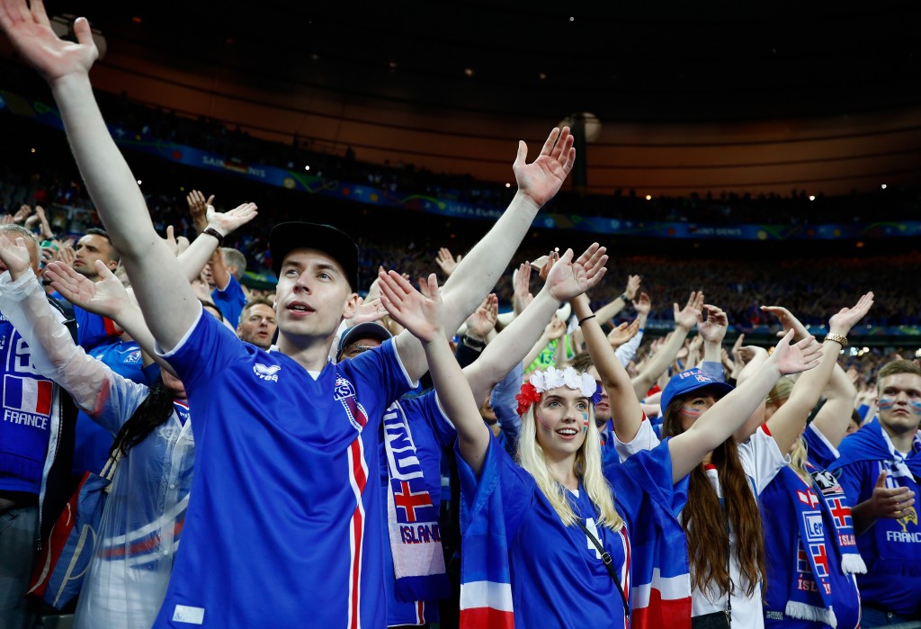 PARIS, FRANCE - JULY 03: Iceland supporters applaud their players after the UEFA EURO 2016 quarter final match between France and Iceland at Stade de France on July 3, 2016 in Paris, France. (Photo by Clive Rose/Getty Images)