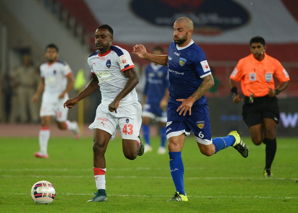 Chennaiyin FC Italian midfielder Manuele Blasi (R) and Delhi Dynamos FC Ghanaian forward Richard Gadze fight for the ball during the Indian Super League (ISL) football match between Delhi Dynamos F.C and Chennaiyin F.C at The Jawarharlal Nehru Stadium in New Delhi on October 8, 2015. AFP PHOTO / SAJJAD HUSSAIN (Photo credit should read SAJJAD HUSSAIN/AFP/Getty Images)