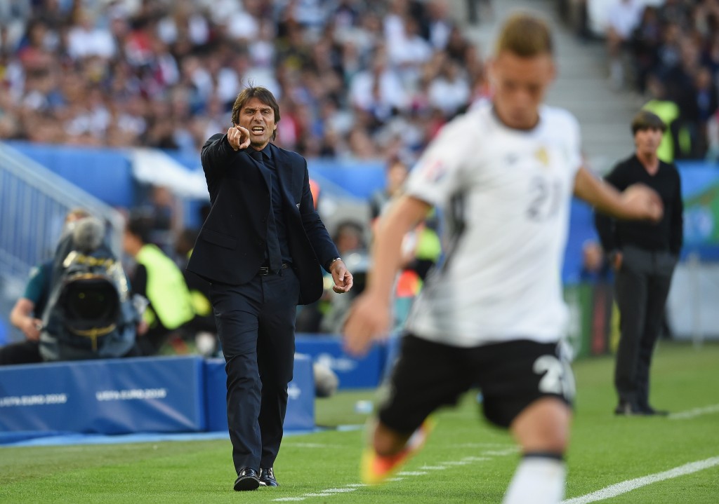 BORDEAUX, FRANCE - JULY 02: Antonio Conte head coach of Italy gestures during the UEFA EURO 2016 quarter final match between Germany and Italy at Stade Matmut Atlantique on July 2, 2016 in Bordeaux, France. (Photo by Claudio Villa/Getty Images)
