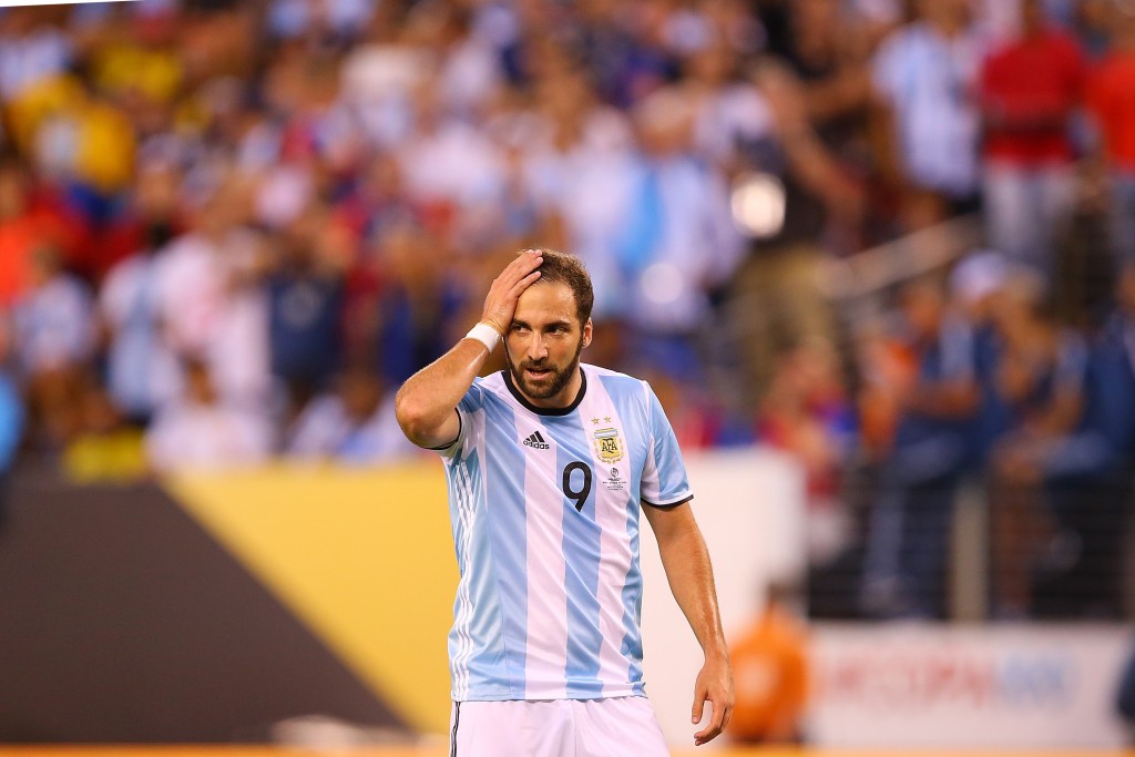EAST RUTHERFORD, NJ - JUNE 26: Gonzalo Higuain #9 of Argentina reacts after missing a scoring chance against Chile during the Copa America Centenario Championship match at MetLife Stadium on June 26, 2016 in East Rutherford, New Jersey. (Photo by Mike Stobe/Getty Images)