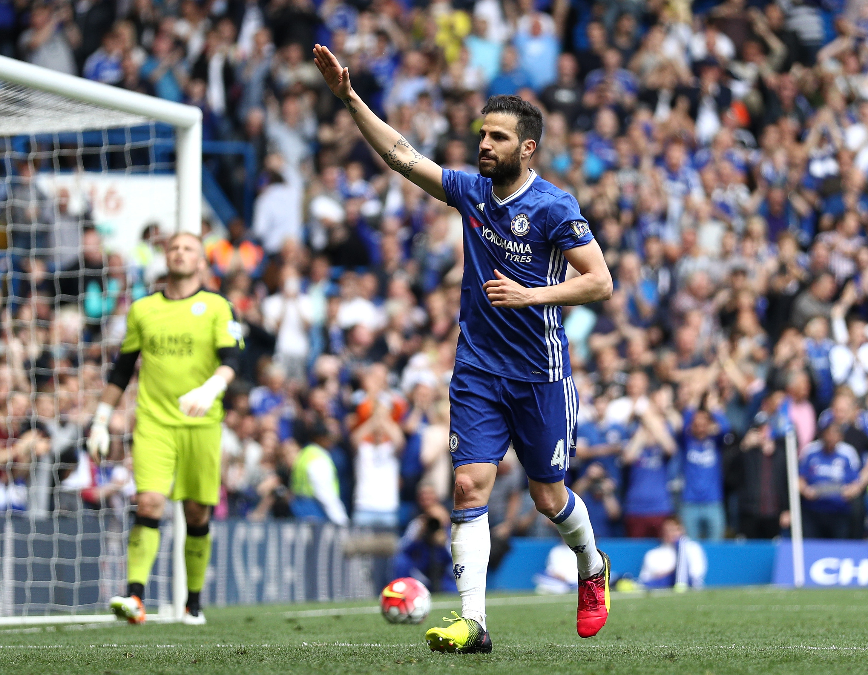 LONDON, ENGLAND - MAY 15: Sesc Fabregas of Chelsea celebrates scoring his team's first goal from the penalty spot during the Barclays Premier League match between Chelsea and Leicester City at Stamford Bridge on May 15, 2016 in London, England. (Photo by Paul Gilham/Getty Images)
