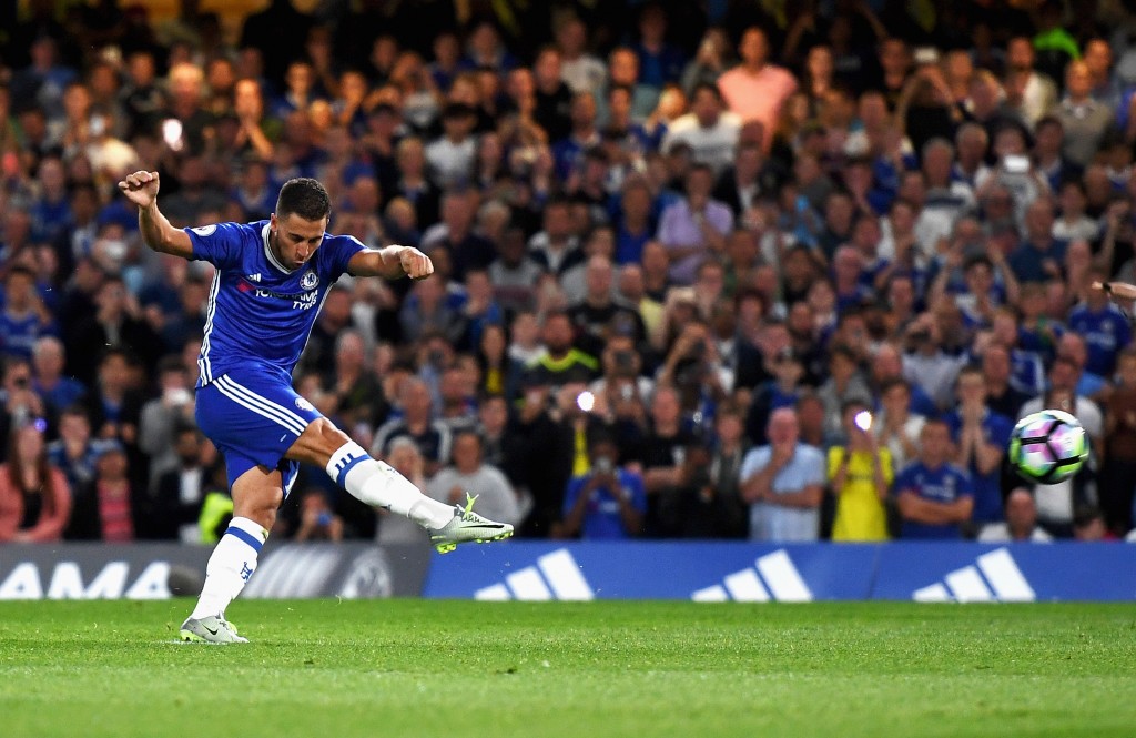 LONDON, ENGLAND - AUGUST 15: Eden Hazard of Chelsea scores his penalty during the Premier League match between Chelsea and West Ham United at Stamford Bridge on August 15, 2016 in London, England. (Photo by Michael Regan/Getty Images)
