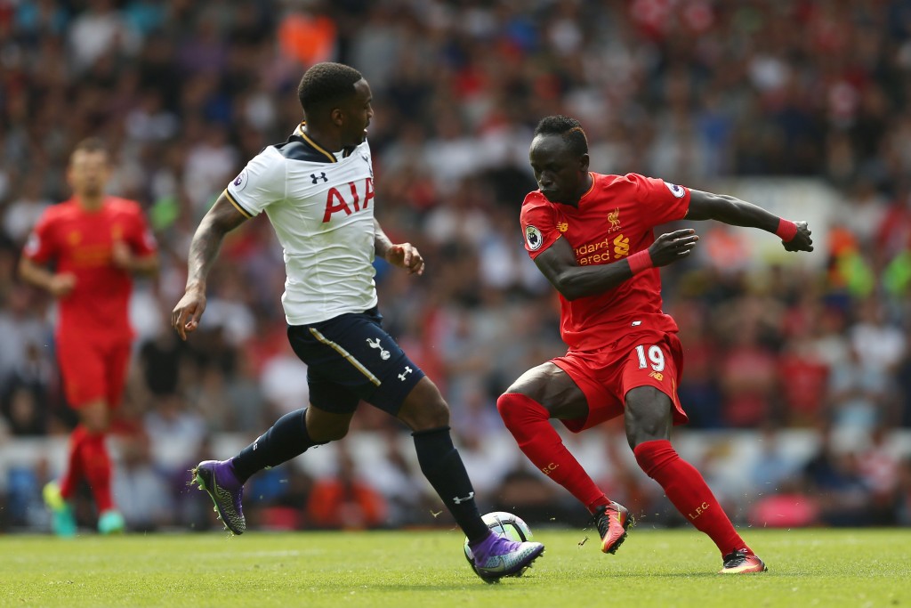 Tottenham Hotspur's English defender Danny Rose (L) vies with Liverpool's Senegalese midfielder Sadio Mane during the English Premier League football match between Tottenham Hotspur and Liverpool at White Hart Lane in London, on August 27, 2016. / AFP / JUSTIN TALLIS / RESTRICTED TO EDITORIAL USE. No use with unauthorized audio, video, data, fixture lists, club/league logos or 'live' services. Online in-match use limited to 75 images, no video emulation. No use in betting, games or single club/league/player publications. / (Photo credit should read JUSTIN TALLIS/AFP/Getty Images)