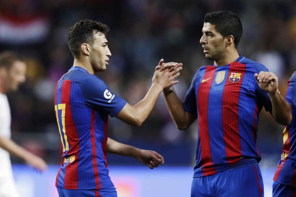 SOLNA, SWEDEN - AUGUST 03: Munir El Haddadi of FC Barcelona and Luis Suarez of FC Barcelona celebrate after Munir El Haddadi scored 0-1 during the International Champions Cup match between Leicester City FC and FC Barcelona at Friends arena on August 3, 2016 in Solna, Sweden. (Photo by Nils Petter Nilsson/Ombrello/Getty Images)