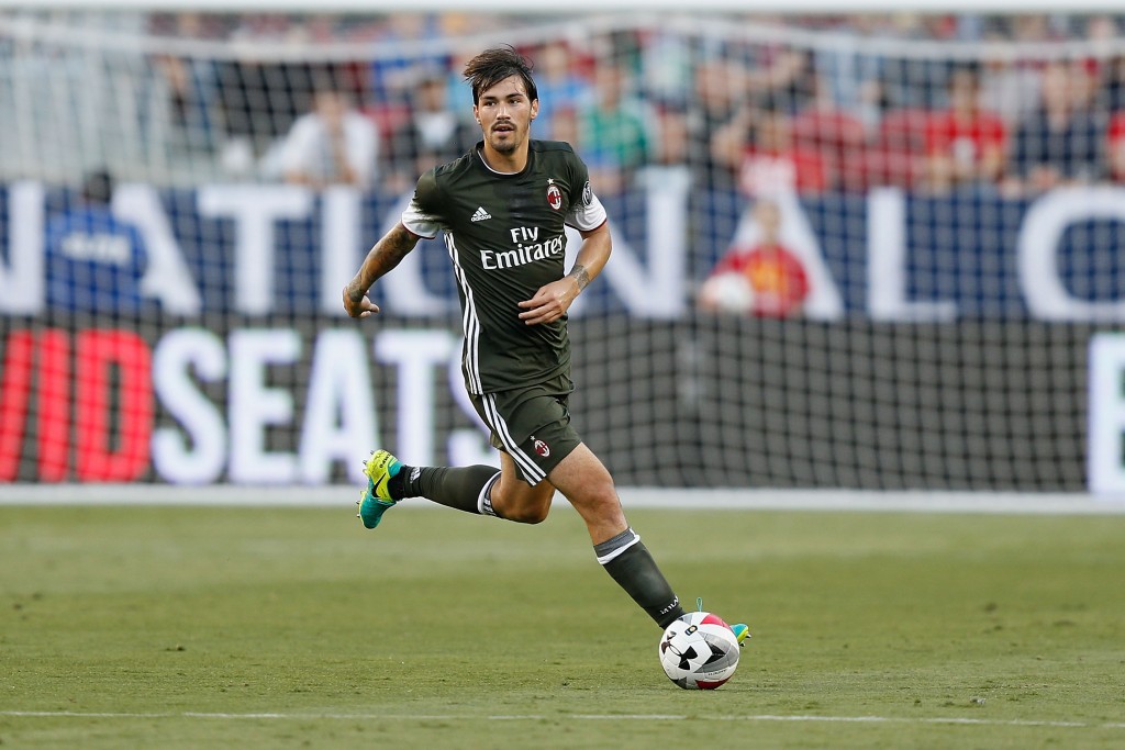 SANTA CLARA, CA - JULY 30: Alessio Romagnoli of AC Milan in action against Liverpool FC during the International Champions Cup match at Levi's Stadium on July 30, 2016 in Santa Clara, California. (Photo by Lachlan Cunningham/Getty Images)