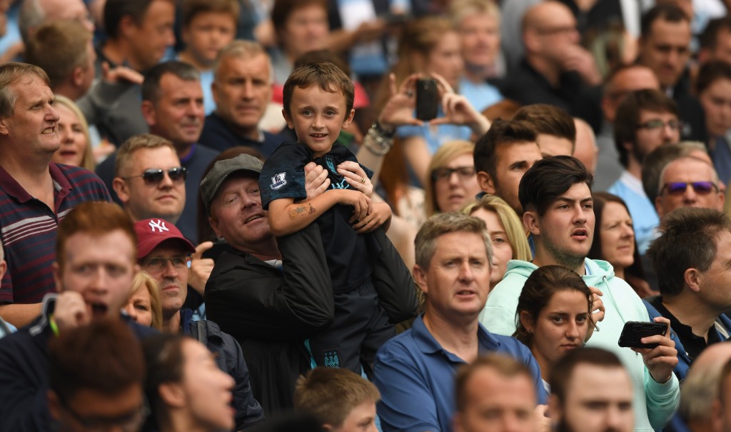MANCHESTER, ENGLAND - AUGUST 13: Manchester City fans look on before the Premier League match between Manchester City and Sunderland at Etihad Stadium on August 13, 2016 in Manchester, England. (Photo by Stu Forster/Getty Images)