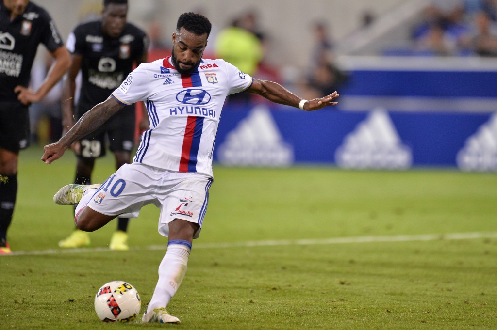 Lyon's French forward Alexandre Lacazette kicks a penalty during the French Ligue 1 football match Olympique Lyonnais (OL) against Caen (SMC) on August 19, 2016, at the Parc Olympique Lyonnais stadium in Decines-Charpieu near Lyon, southeastern France. / AFP / ROMAIN LAFABREGUE (Photo credit should read ROMAIN LAFABREGUE/AFP/Getty Images)