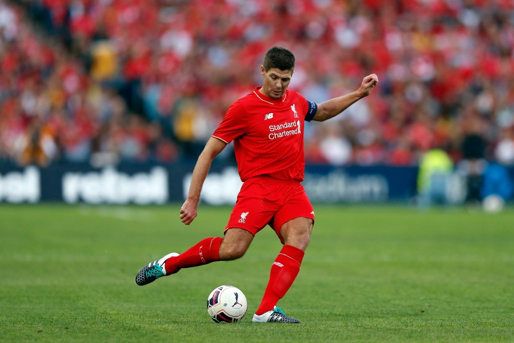 SYDNEY, AUSTRALIA - JANUARY 07: Steven Gerrard of the Liverpool Legends makes a pass during the match between Liverpool FC Legends and the Australian Legends at ANZ Stadium on January 7, 2016 in Sydney, Australia. (Photo by Zak Kaczmarek/Getty Images)