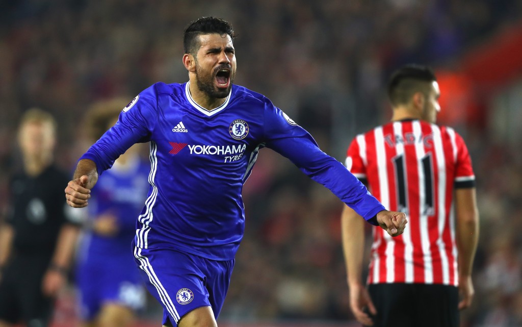 SOUTHAMPTON, ENGLAND - OCTOBER 30: Diego Costa of Chelsea (L) celebrates scoring his sides second goal during the Premier League match between Southampton and Chelsea at St Mary's Stadium on October 30, 2016 in Southampton, England. (Photo by Clive Rose/Getty Images)