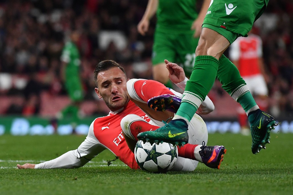 Arsenal's Spanish striker Lucas Perez (L) vies with Ludogorets' Brazilian defender Natanael Batista Pimienta during the UEFA Champions League Group A football match between Arsenal and Ludogorets Razgrad at The Emirates Stadium in London on October 19, 2016. / AFP / BEN STANSALL        (Photo credit should read BEN STANSALL/AFP/Getty Images)