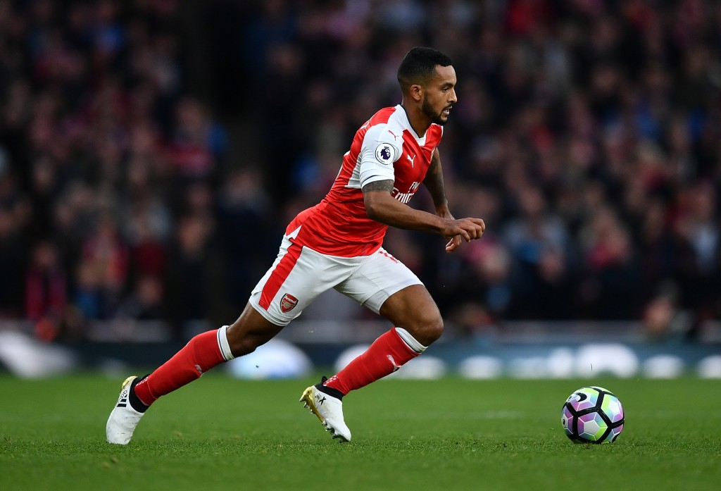 LONDON, ENGLAND - OCTOBER 22: Theo Walcott of Arsenal in action during the Premier League match between Arsenal and Middlesbrough at The Emirates Stadium on October 22, 2016 in London, England. (Photo by Dan Mullan/Getty Images)