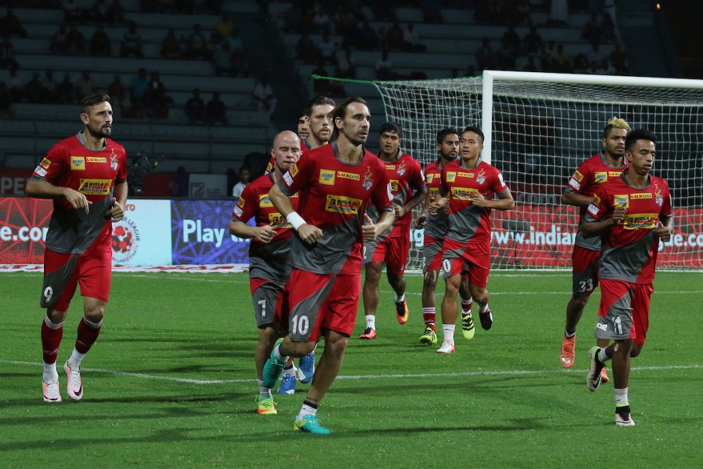 Atletico de Kolkata team warming up before match start during match 20 of the Indian Super League (ISL) season 3 between Atletico de Kolkata and Delhi Dynamos FC held at the Rabindra Sarobar Stadium in Kolkata, India on the 22nd October 2016. Photo by Rahul Goyal / ISL / SPORTZPICS