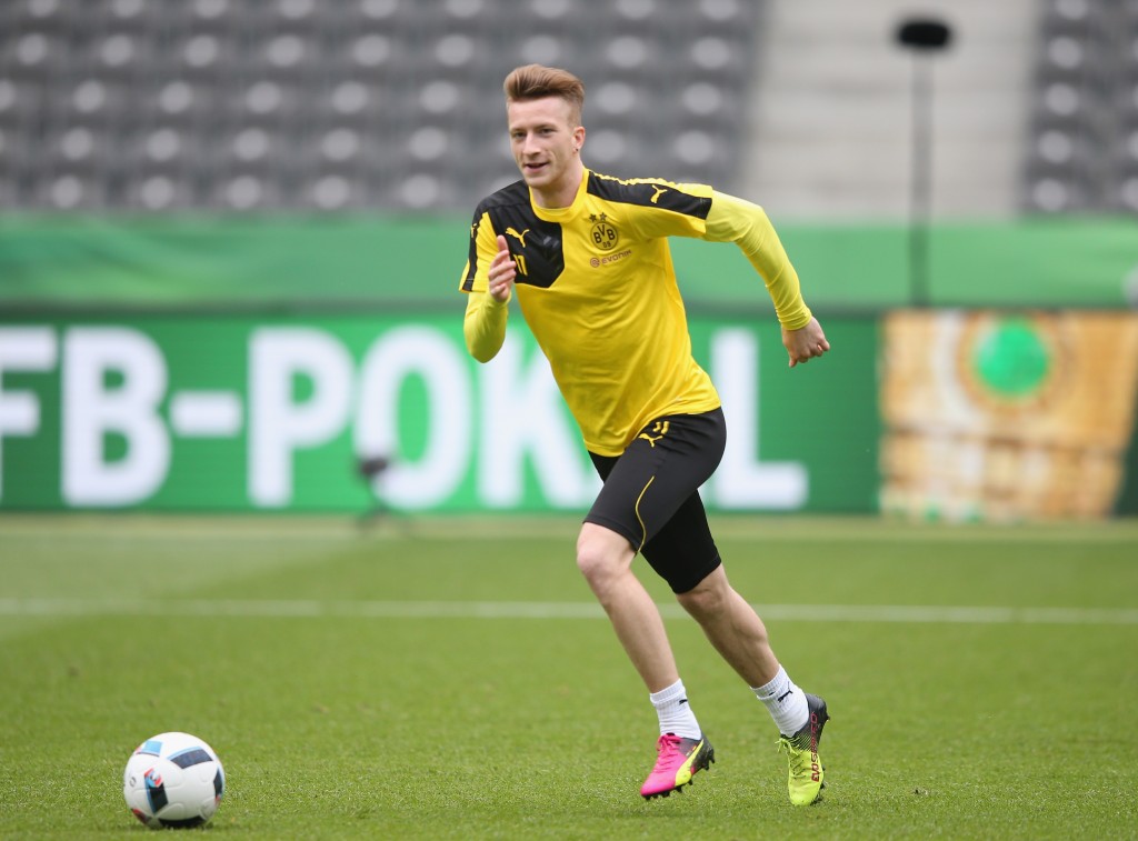 BERLIN, GERMANY - MAY 20: Marco Reus of Borussia Dortmund in action during the Borussia Dortmund training session at Olympiastadion on May 20, 2016 in Berlin, Germany. (Photo by Lars Baron/Bongarts/Getty Images)