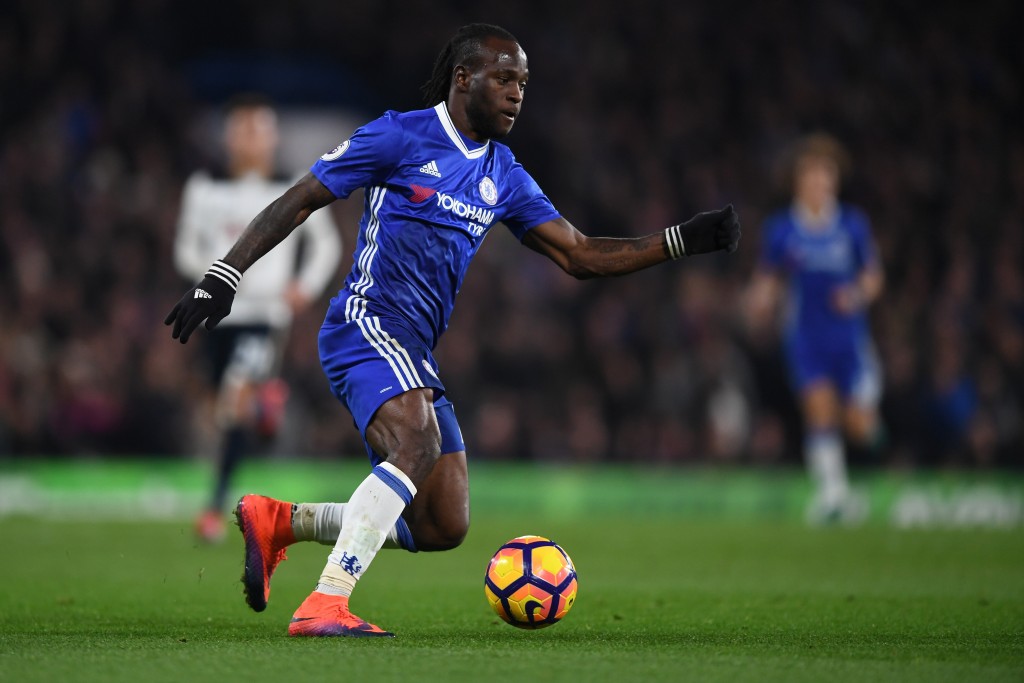 LONDON, ENGLAND - NOVEMBER 26: Victor Moses of Chelsea in action during the Premier League match between Chelsea and Tottenham Hotspur at Stamford Bridge on November 26, 2016 in London, England. (Photo by Shaun Botterill/Getty Images)