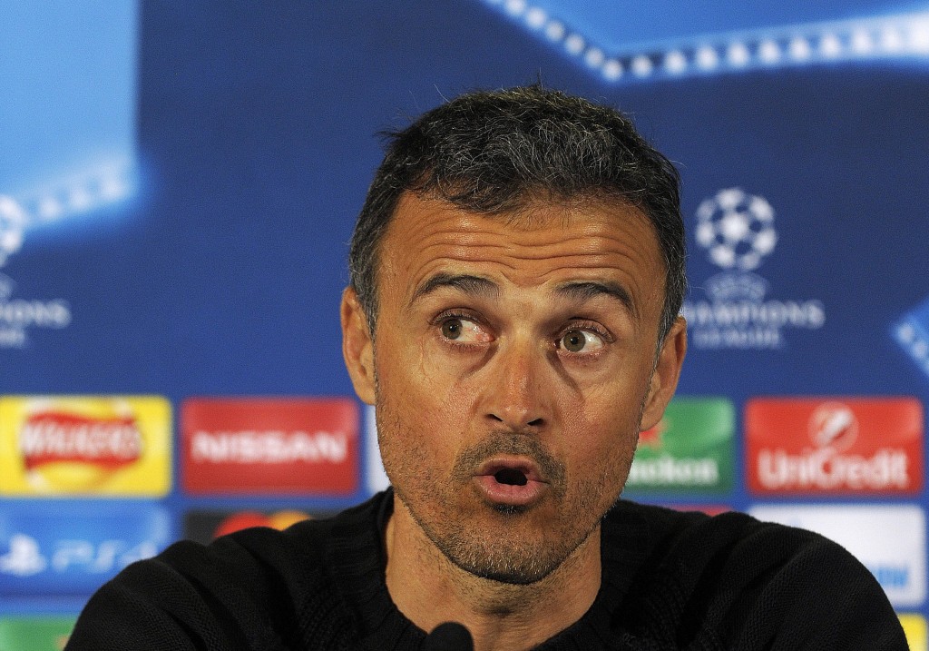 Barcelona's coach Luis Enrique attends a press conference at Celtic Park stadium in Glasgow on November 22, 2016 ahead of their UEFA Champions League group C football match against Celtic in Glasgow on November 23. / AFP / Andy Buchanan (Photo credit should read ANDY BUCHANAN/AFP/Getty Images)