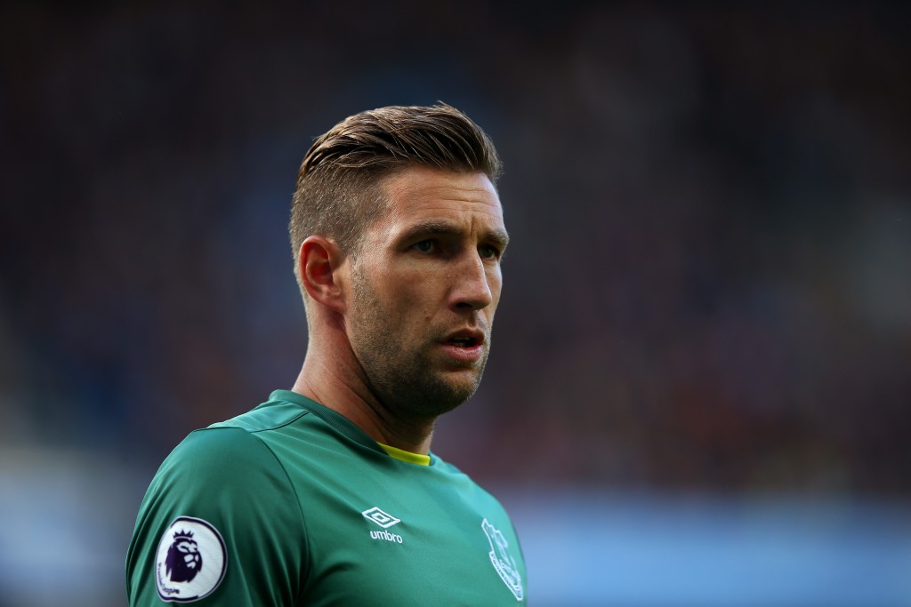 MANCHESTER, ENGLAND - OCTOBER 15: Maarten Stekelenburg of Everton in action during the Premier League match between Manchester City and Everton at Etihad Stadium on October 15, 2016 in Manchester, England. (Photo by Alex Livesey/Getty Images)