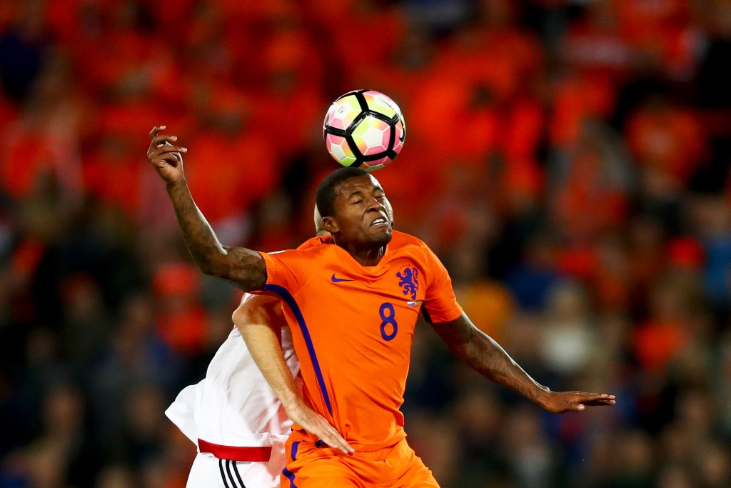ROTTERDAM, NETHERLANDS - OCTOBER 07: Georginio Wijnaldum of the Netherlands challenges for the headed ball with Ivan Majewski of Belarus during the FIFA 2018 World Cup Qualifier between Netherlands and Belarus held at De Kuip on October 7, 2016 in Rotterdam, Netherlands. (Photo by Dean Mouhtaropoulos/Getty Images)a