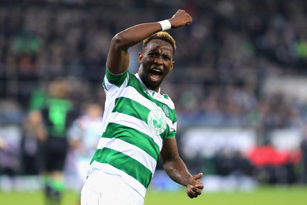 MOENCHENGLADBACH, GERMANY - NOVEMBER 01: Moussa Dembele of Celtic celebrates scoring his sides first goal during the UEFA Champions League Group C match between VfL Borussia Moenchengladbach and Celtic at Borussia-Park on November 1, 2016 in Moenchengladbach, Germany. (Photo by Simon Hofmann/Bongarts/Getty Images)
