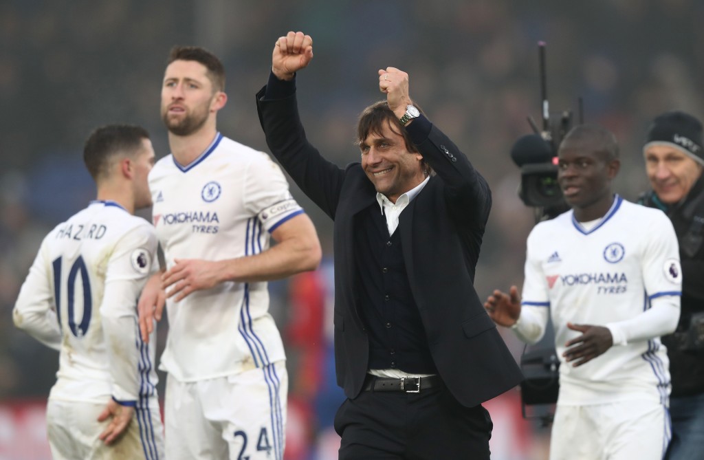 LONDON, ENGLAND - DECEMBER 17: Antonio Conte, Manager of Chelsea (C) celebrates his sides win after the game during the Premier League match between Crystal Palace and Chelsea at Selhurst Park on December 17, 2016 in London, England. (Photo by Clive Rose/Getty Images)