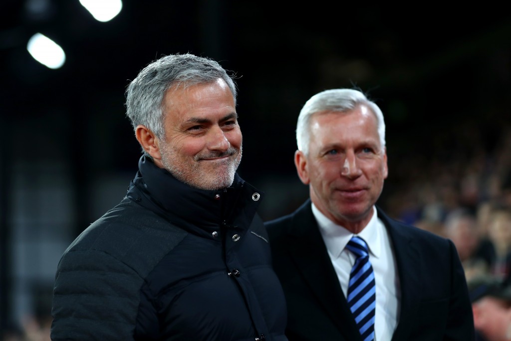 LONDON, ENGLAND - DECEMBER 14: Jose Mourinho, Manager of Manchester United and Alan Pardew, Manager of Crystal Palace greet prior to the Premier League match between Crystal Palace and Manchester United at Selhurst Park on December 14, 2016 in London, England. (Photo by Clive Rose/Getty Images)