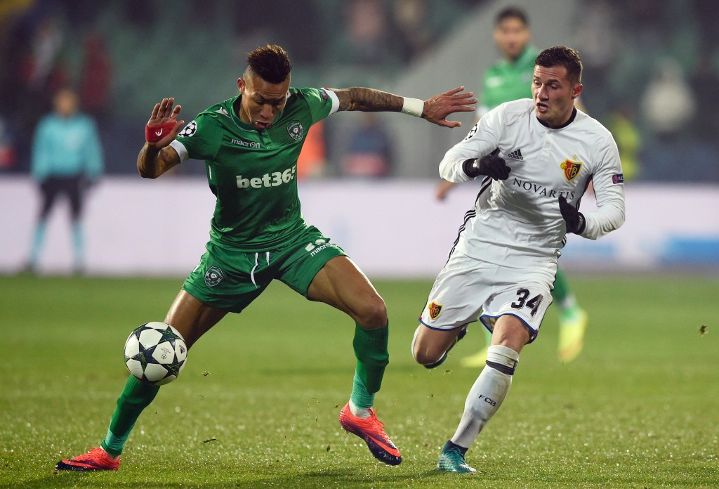 Ludogorets' Madagascan midfielder Anicet Abel (L) vies for the ball with Basel's ALbanian midfielder Taulant Xhaka (R) during the UEFA Champions League group A football match between PFC Ludogorets Razgrad and FC Basel 1893 at the Vassil Levski National Stadium in Sofia on November 23, 2016. / AFP / Dimitar DILKOFF (Photo credit should read DIMITAR DILKOFF/AFP/Getty Images)