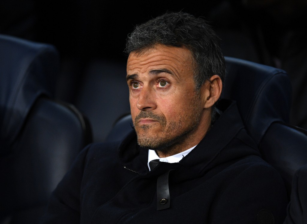 BARCELONA, SPAIN - DECEMBER 06: Luis Enrique manager of Barcelona looks on during the UEFA Champions League Group C match between FC Barcelona and VfL Borussia Moenchengladbach at Camp Nou on December 6, 2016 in Barcelona, . (Photo by David Ramos/Getty Images)