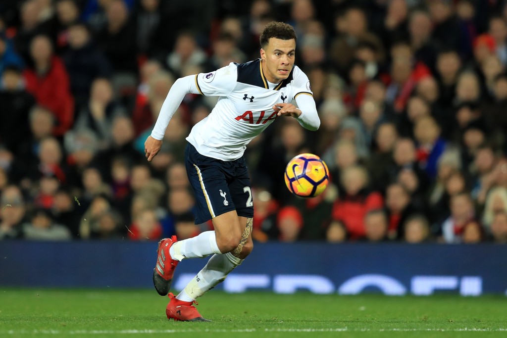 MANCHESTER, ENGLAND - DECEMBER 11: Dele Alli of Tottenham Hotspur in action during the Premier League match between Manchester United and Tottenham Hotspur at Old Trafford on December 11, 2016 in Manchester, England. (Photo by Richard Heathcote/Getty Images)