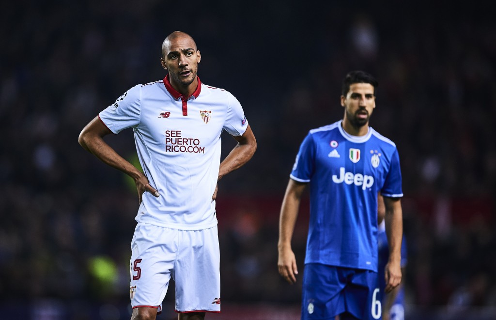 SEVILLE, SPAIN - NOVEMBER 22: Steven N'Zonzi of Sevilla FC reacts during the UEFA Champions League match between Sevilla FC and Juventus at Estadio Ramon Sanchez Pizjuan on November 22, 2016 in Seville, Spain. (Photo by Aitor Alcalde/Getty Images)