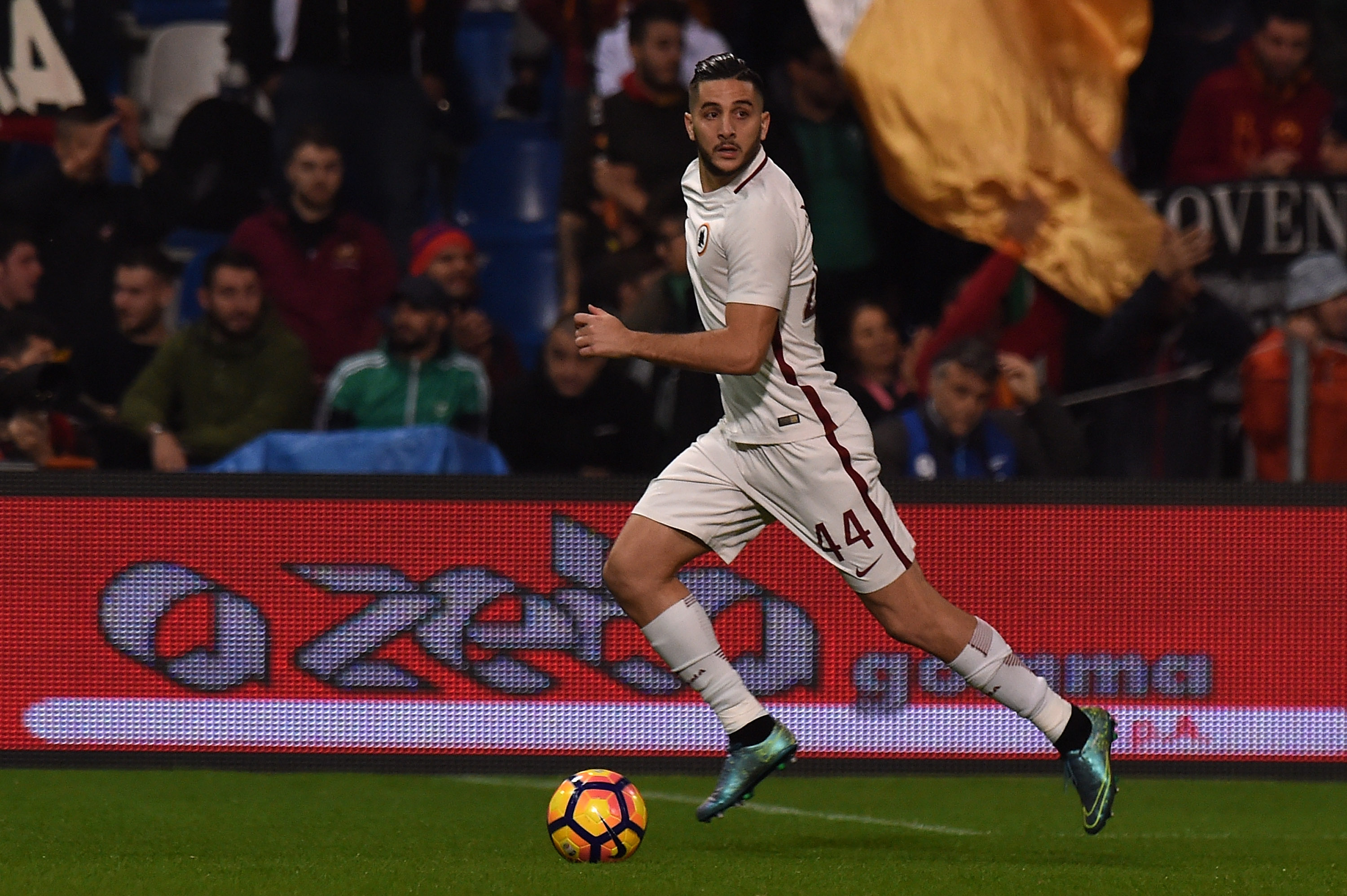 REGGIO NELL'EMILIA, ITALY - OCTOBER 26: Kostas Manolas of Roma in action during the Serie A match between US Sassuolo and AS Roma at Mapei Stadium - Citta' del Tricolore on October 26, 2016 in Reggio nell'Emilia, Italy. (Photo by Tullio M. Puglia/Getty Images)