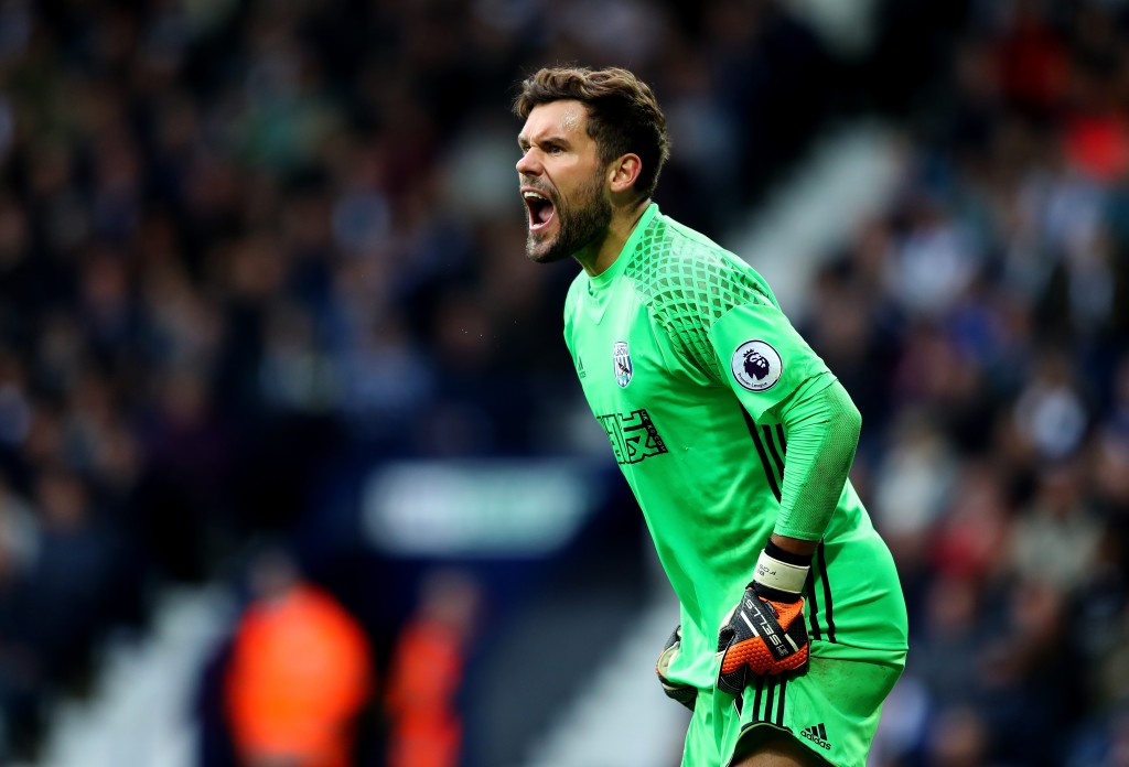 WEST BROMWICH, ENGLAND - OCTOBER 15: Ben Foster of West Bromwich Albion shouts instructions during the Premier League match between West Bromwich Albion and Tottenham Hotspur at The Hawthorns on October 15, 2016 in West Bromwich, England. (Photo by Richard Heathcote/Getty Images)