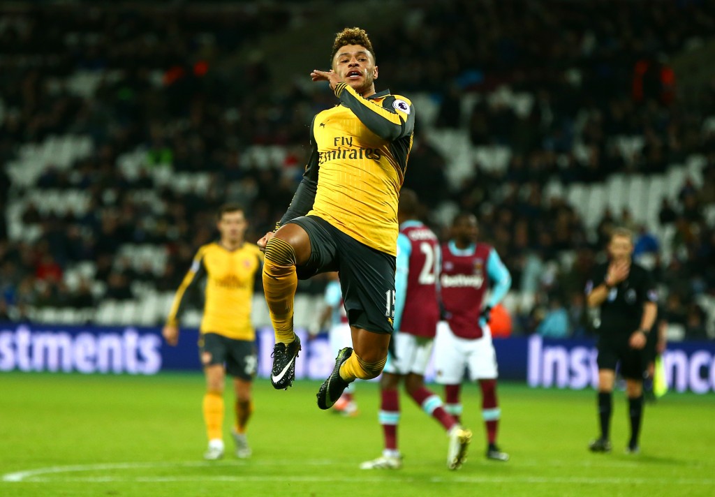 LONDON, ENGLAND - DECEMBER 03: Alex Oxlade-Chamberlain of Arsenal celebrates after scoring his team's fourth goal during the Premier League match between West Ham United and Arsenal at London Stadium on December 3, 2016 in London, England. (Photo by Jordan Mansfield/Getty Images)
