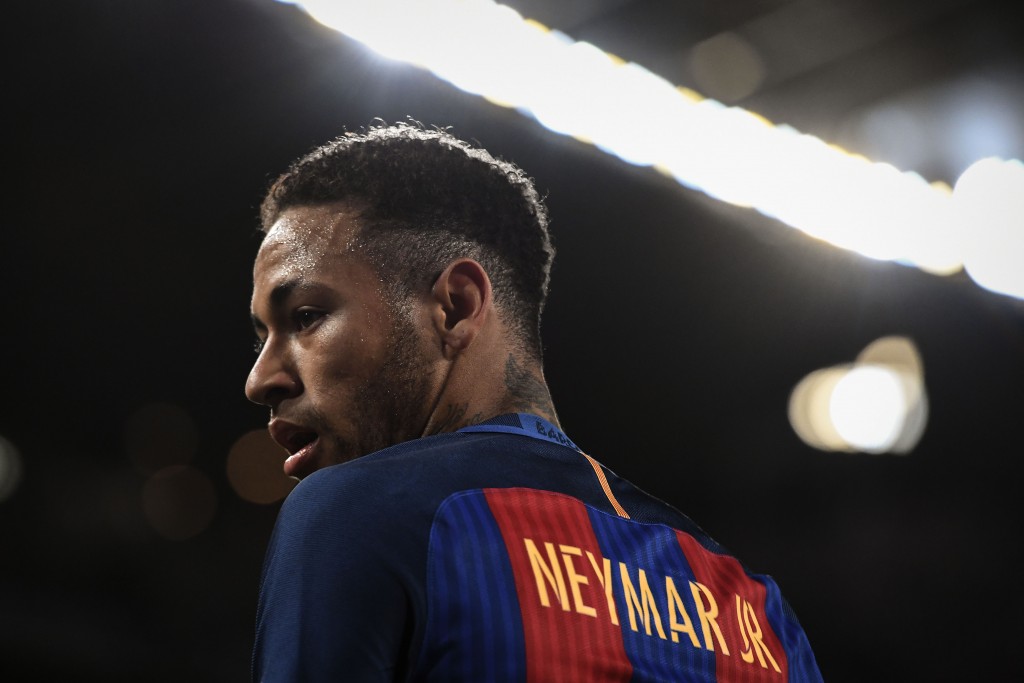 BARCELONA, SPAIN - JANUARY 11: Neymar Jr. of FC Barcelona looks on during the Copa del Rey round of 16 second leg match between FC Barcelona and Athletic Club at Camp Nou on January 11, 2017 in Barcelona, Spain. (Photo by David Ramos/Getty Images)