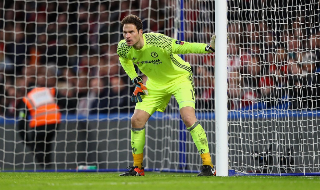 LONDON, ENGLAND - JANUARY 28: Asmir Begovic of Chelsea in action during the Emirates FA Cup fourth round match between Chelsea and Brentford at Stamford Bridge on January 28, 2017 in London, England. (Photo by Clive Mason/Getty Images)