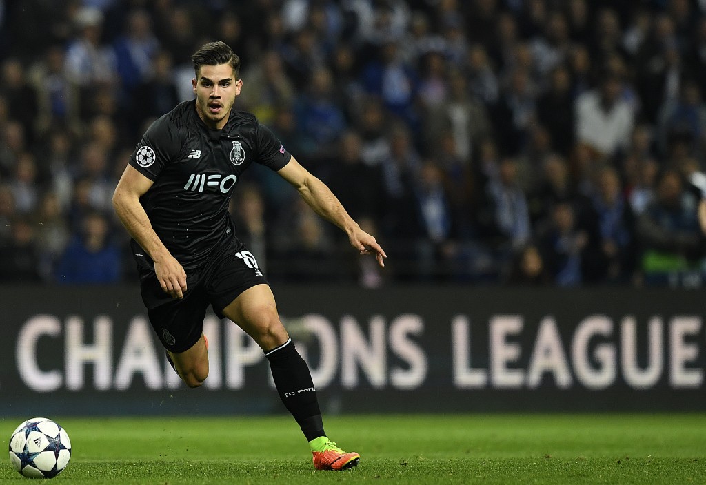 Porto's forward Andre Silva controls the ball during the UEFA Champions League round of 16 second leg football match FC Porto vs Juventus at the Dragao stadium in Porto on February 22, 2017. / AFP / FRANCISCO LEONG (Photo credit should read FRANCISCO LEONG/AFP/Getty Images)