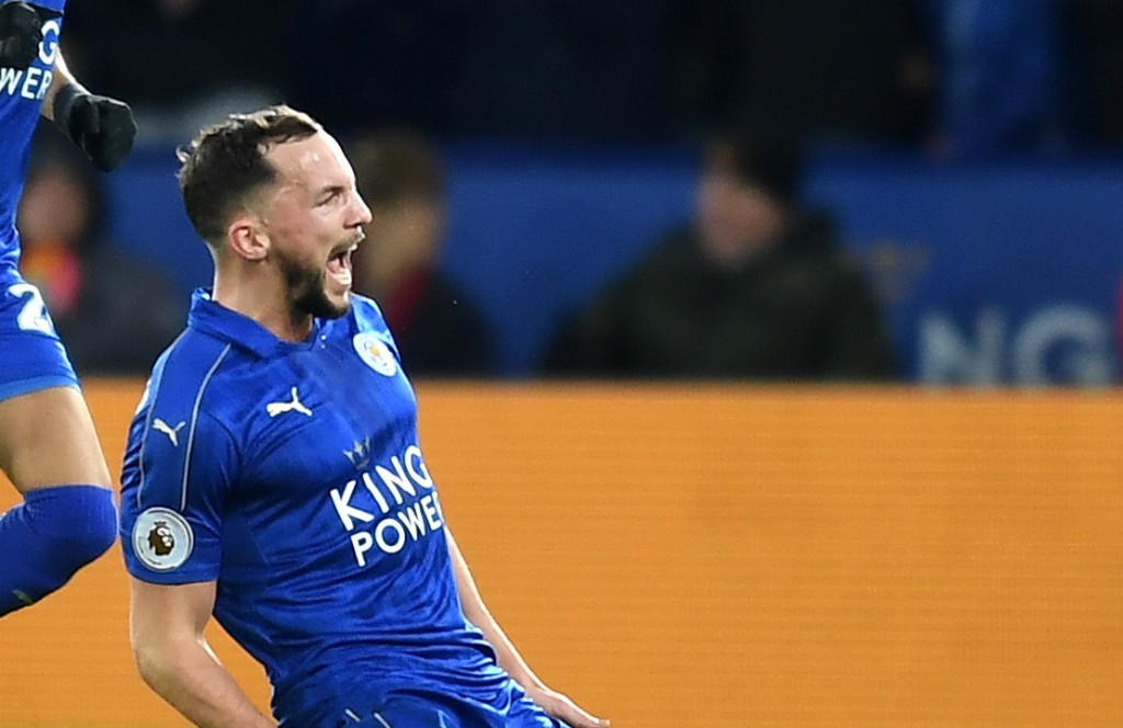 LEICESTER, ENGLAND - FEBRUARY 27: Daniel Drinkwater of Leicester City celebrates with team mates after scoring his sides second goal during the Premier League match between Leicester City and Liverpool at The King Power Stadium on February 27, 2017 in Leicester, England. (Photo by Michael Regan/Getty Images)