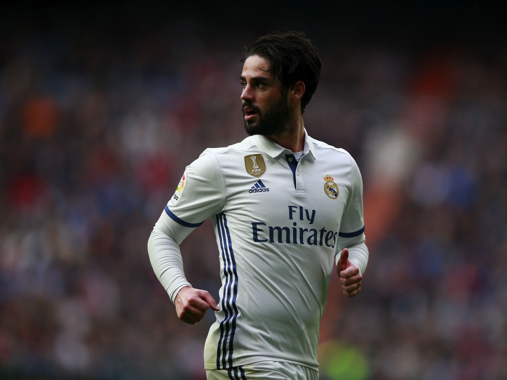 MADRID, SPAIN - FEBRUARY 18: Francisco Roman Alarcon alias Isco (R) looks on during the La Liga match between Real Madrid CF and RCD Espanyol at Estadio Santiago Bernabeu on February 18, 2017 in Madrid, Spain. (Photo by Gonzalo Arroyo Moreno/Getty Images)