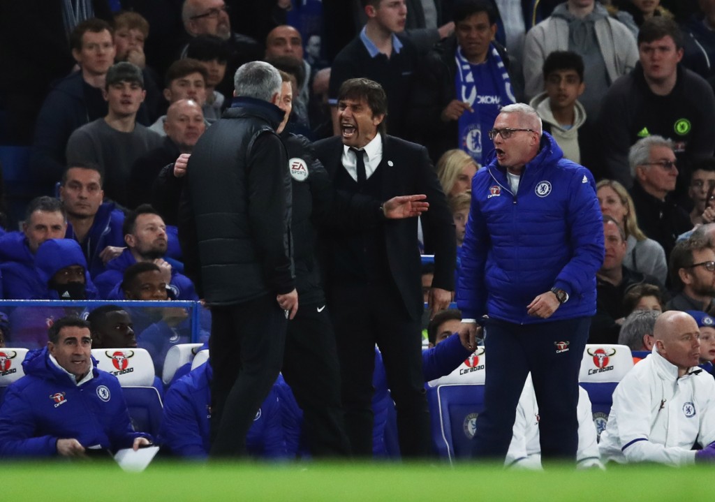 LONDON, ENGLAND - MARCH 13: Fourth official Mike Jones intervenes as Jose Mourinho manager of Manchester United and Antonio Conte manager of Chelsea clash during The Emirates FA Cup Quarter-Final match between Chelsea and Manchester United at Stamford Bridge on March 13, 2017 in London, England. (Photo by Julian Finney/Getty Images)
